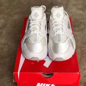 White Nike Huarache! Brand new!